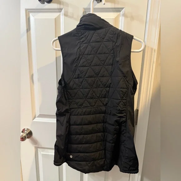 Lululemon Black Quilted Vest size 10 - Picture 2 of 4